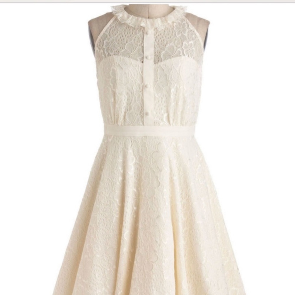 Cream Bridal style halter lace midi dress 🤍💒